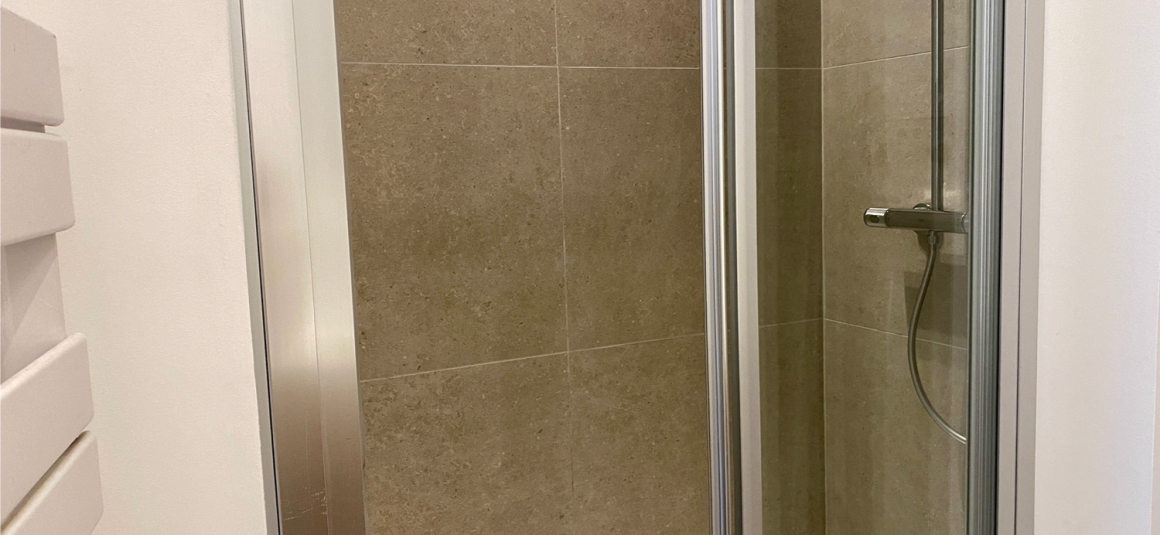 VIDE – Exceptionnel Haut Standing  – 2 chambres – Place Saint Michel – PARIS 6ème – 92 m2 – Balcon filant – 4ème étage avec ascenseur – Loyer charges comprises : 3.700 euros