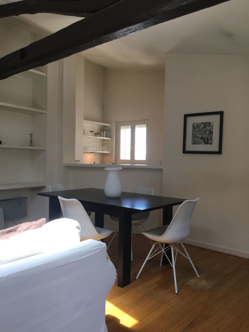 MEUBLÉ – 1 chambre – Paris 3ème – Rue Beranger – 60 m2 – 6ème étage ascenseur – Loyer charges comprises : 2.350 euros