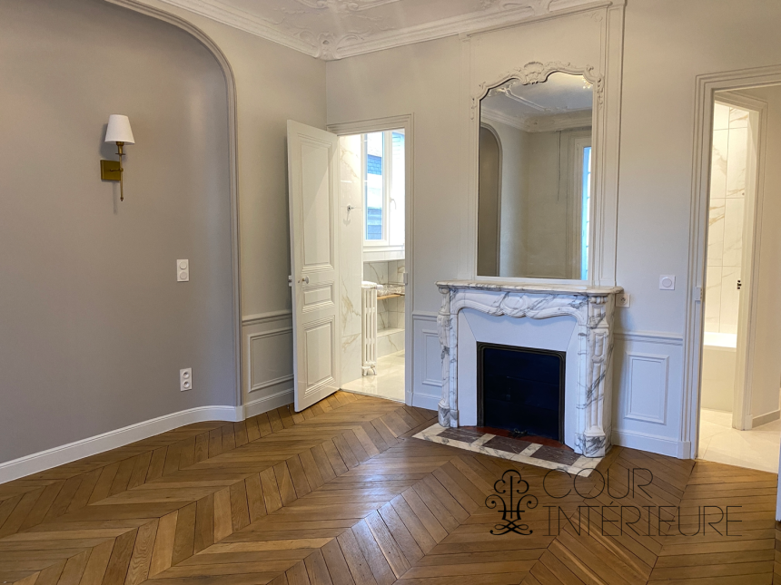 VIDE – 6 pièces – 3 chambres + bureau – 120 m2 – Paris 8ème – Saint Philippe du Roule – 3ème étage ascenseur – Loyer charges comprises : 4.650 euros