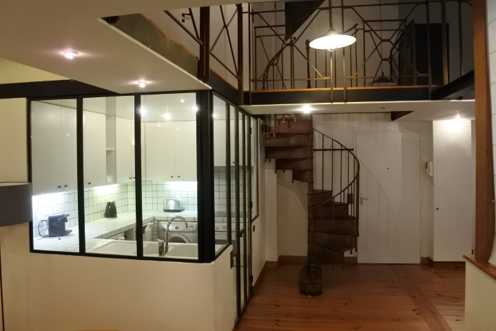 MEUBLÉ – Duplex avec 2 chambres – Paris 17ème – Rue Bayen – 82 m2 – 1er étage avec ascenseur – Loyer charges comprises : 2.990 €