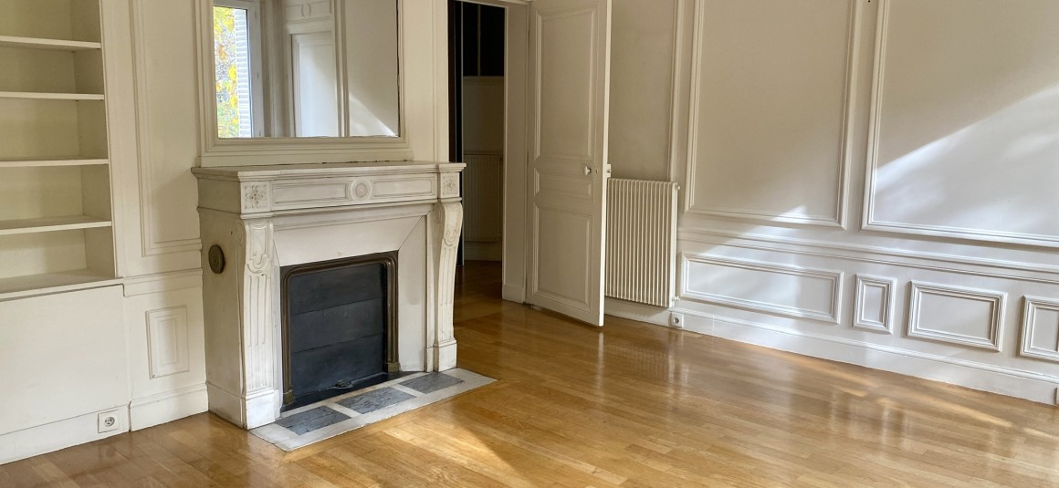 VIDE – 2 chambres – 71 m2 – Paris 17ème – Bld Pereire / quartier Wagram Levis – 2ème étage ascenseur – Loyer charges comprises : 2.542 euros