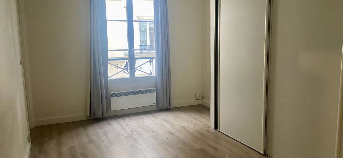 VIDE – 2 chambres – 85 m2 – Paris 9ème – Square Montholon – 3ème  étage avec ascenseur – Loyer charges comprises : 2.441 euros