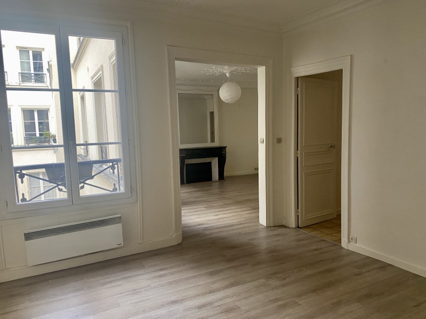 VIDE – 2 chambres – 85 m2 – Paris 9ème – Square Montholon – 3ème  étage avec ascenseur – Loyer charges comprises : 2.441 euros