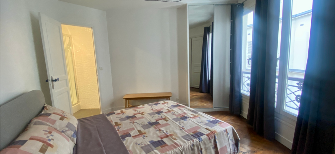 MEUBLÉ – 2 chambres – 104 m2 – Paris 8ème – Rue Jean Mermoz – 3ème étage ascenseur –  Loyer charges comprises : 4.150 euros