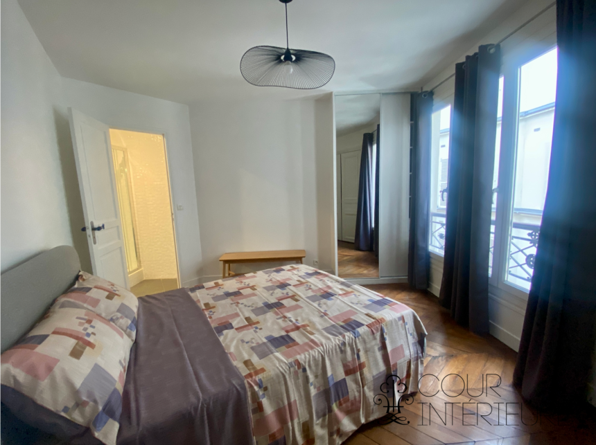 MEUBLÉ – 2 chambres – 104 m2 – Paris 8ème – Rue Jean Mermoz – 3ème étage ascenseur –  Loyer charges comprises : 4.150 euros