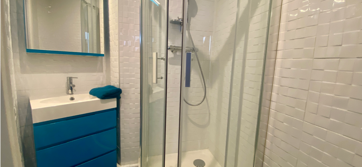 MEUBLÉ – 2 chambres – 104 m2 – Paris 8ème – Rue Jean Mermoz – 3ème étage ascenseur –  Loyer charges comprises : 4.150 euros