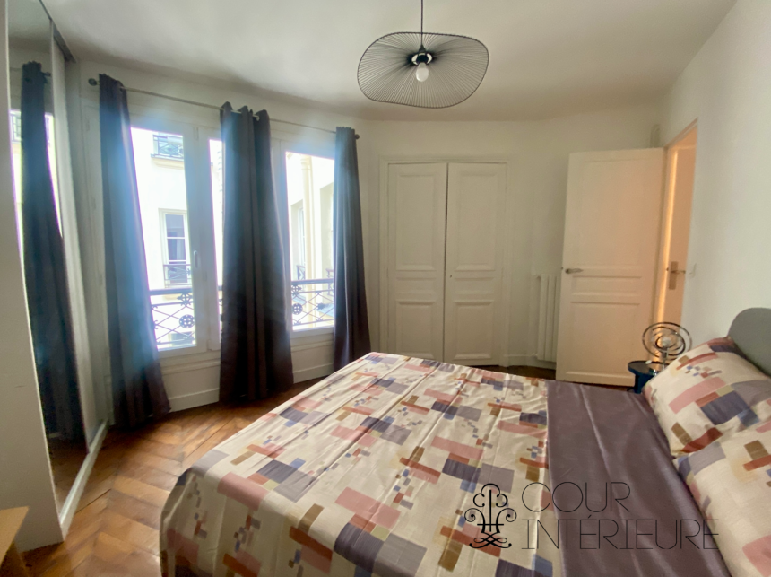 MEUBLÉ – 2 chambres – 104 m2 – Paris 8ème – Rue Jean Mermoz – 3ème étage ascenseur –  Loyer charges comprises : 4.150 euros