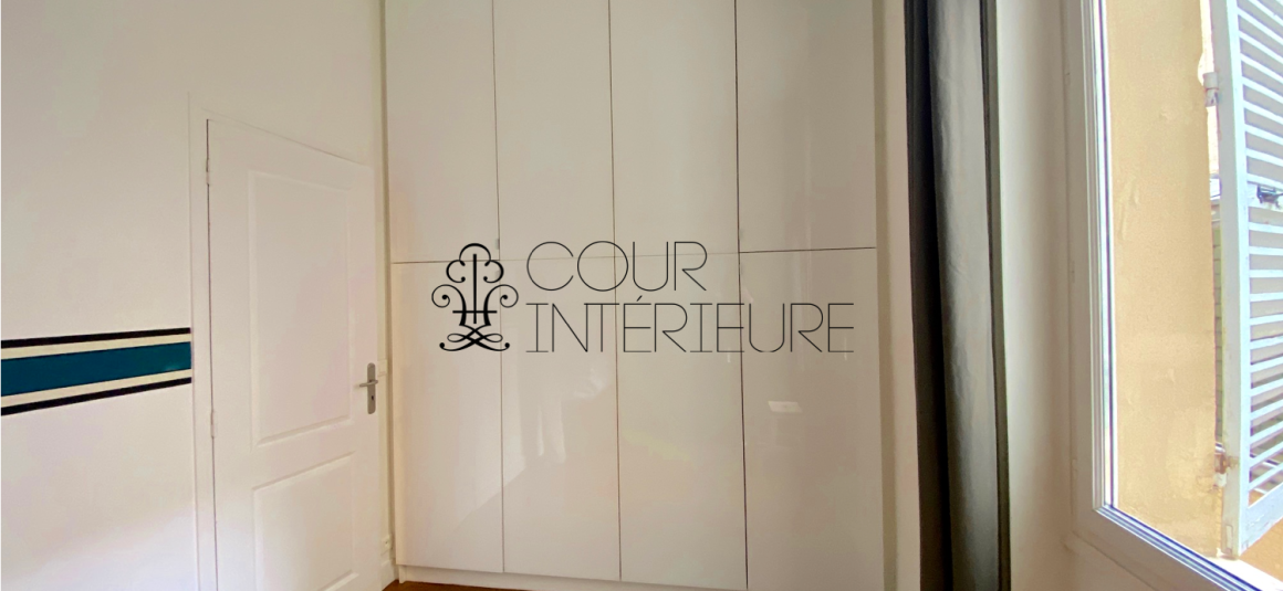 MEUBLÉ – 3 chambres (2 chambres + 1 bureau / chambre d’amis) – 77 m2 – Avenue Foch / Bld Flandrin / Porte Dauphine –  Paris 16ème – 1er étage ascenseur –  Loyer charges comprises : 3.100 €