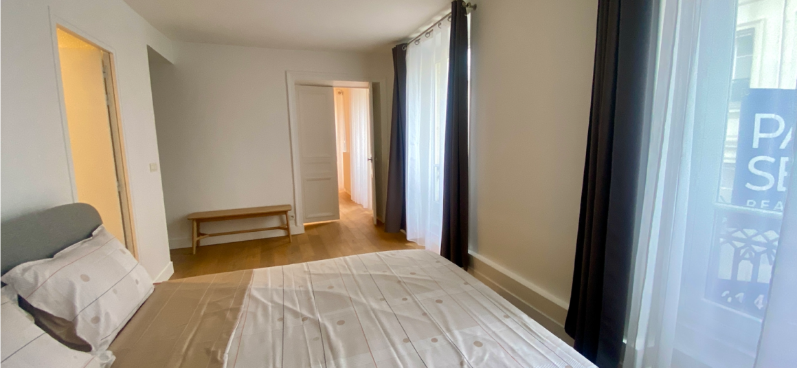 MEUBLÉ – 2 chambres – 104 m2 – Paris 8ème – Rue Jean Mermoz – 3ème étage ascenseur –  Loyer charges comprises : 4.150 euros