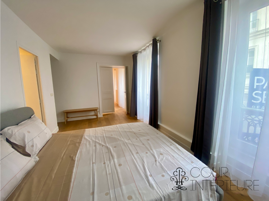 MEUBLÉ – 2 chambres – 104 m2 – Paris 8ème – Rue Jean Mermoz – 3ème étage ascenseur –  Loyer charges comprises : 4.150 euros