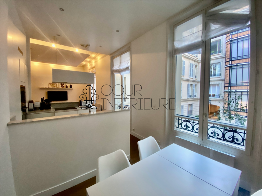 MEUBLÉ – 3 chambres (2 chambres + 1 bureau / chambre d’amis) – 77 m2 – Avenue Foch / Bld Flandrin / Porte Dauphine –  Paris 16ème – 1er étage ascenseur –  Loyer charges comprises : 3.100 €