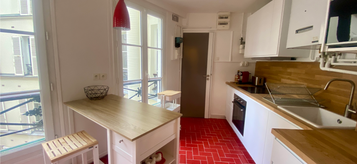 MEUBLÉ – 2 chambres – 104 m2 – Paris 8ème – Rue Jean Mermoz – 3ème étage ascenseur –  Loyer charges comprises : 4.150 euros