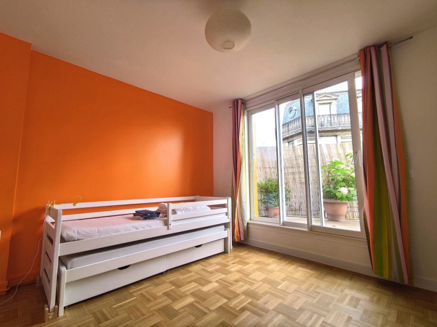 MEUBLÉ – 2 chambres – 92 Neuilly sur Seine – 80 m2 – 2 terrasses de 17 et 25 m2 – 4ème étage ascenseur – Loyer charges comprises : 3.150 euros