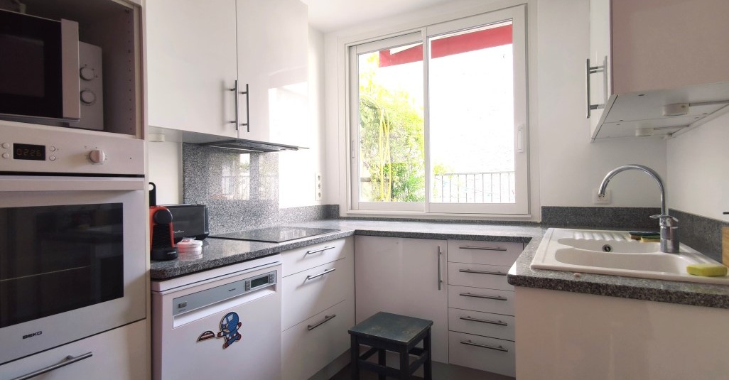 MEUBLÉ – 2 chambres – 92 Neuilly sur Seine – 80 m2 – 2 terrasses de 17 et 25 m2 – 4ème étage ascenseur – Loyer charges comprises : 3.150 euros
