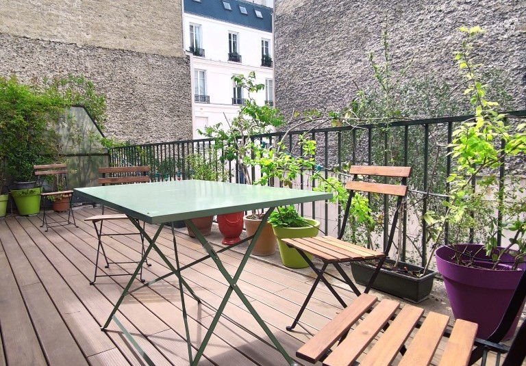 MEUBLÉ – 2 chambres – 92 Neuilly sur Seine – 80 m2 – 2 terrasses de 17 et 25 m2 – 4ème étage ascenseur – Loyer charges comprises : 3.150 euros