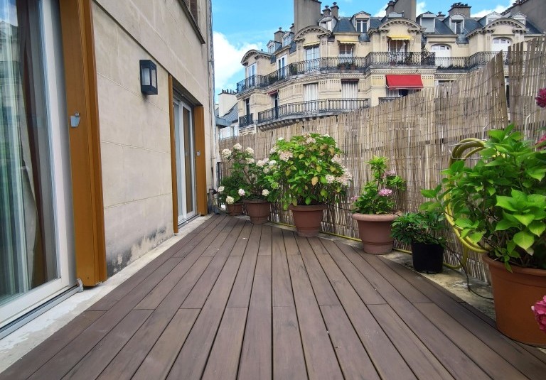 MEUBLÉ – 2 chambres – 92 Neuilly sur Seine – 80 m2 – 2 terrasses de 17 et 25 m2 – 4ème étage ascenseur – Loyer charges comprises : 3.150 euros