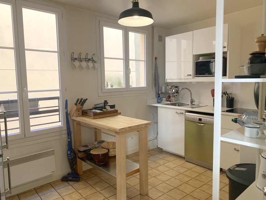 VIDE – 2 chambres – 85 m2 – Paris 9ème – Square Montholon – 3ème  étage avec ascenseur – Loyer charges comprises : 2.441 euros