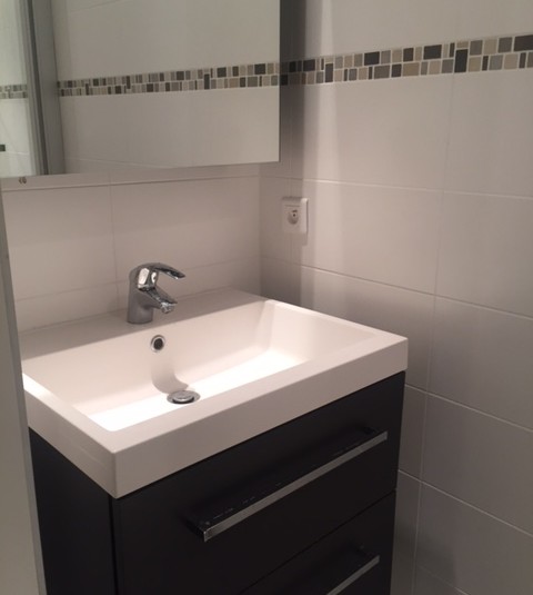 VIDE – 2 chambres – 85 m2 – Paris 9ème – Square Montholon – 3ème  étage avec ascenseur – Loyer charges comprises : 2.441 euros