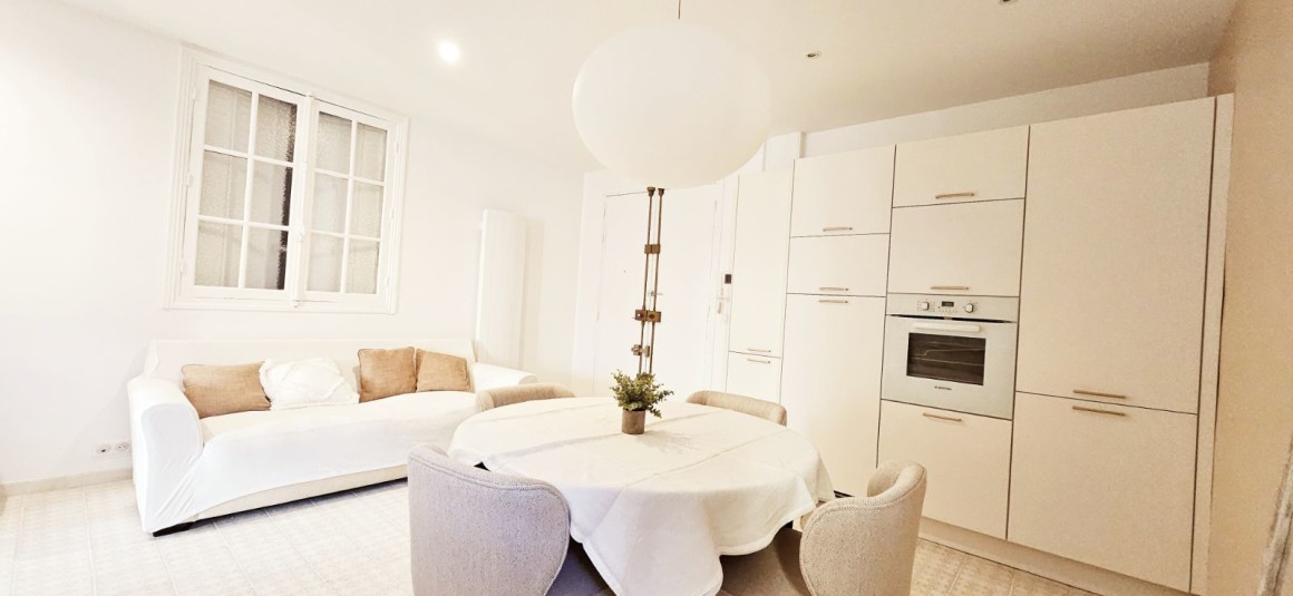 MEUBLÉ – 2 chambres – Centre Becon / Courbevoie (92)  – 56 m2 – 2ème étage avec ascenseur – Loyer charges comprises : 1.900 euros (chauffage collectif)
