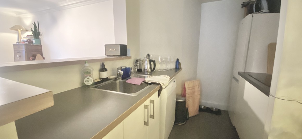 VIDE – Paris 9ème – Square Montholon – 1 chambre – 39 m2 + Terrasse plein ciel – Paris 9ème – Square Montholon – 5ème étage avec ascenseur – Loyer charges comprises : 1.474 euros