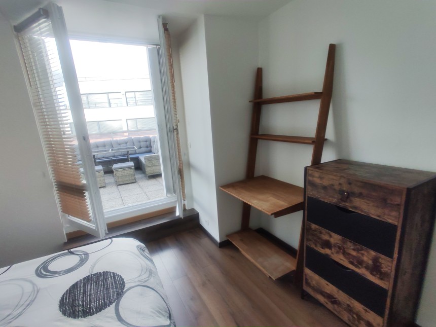 MEUBLÉ – 2 chambres – Pantin (93) rue Eugene et Marie Louise Cornet – 65 m2 + Balon + terrasse 19 m2 + parking – 5ème étage avec ascenseur – Loyer charges comprises : 1.980 euros