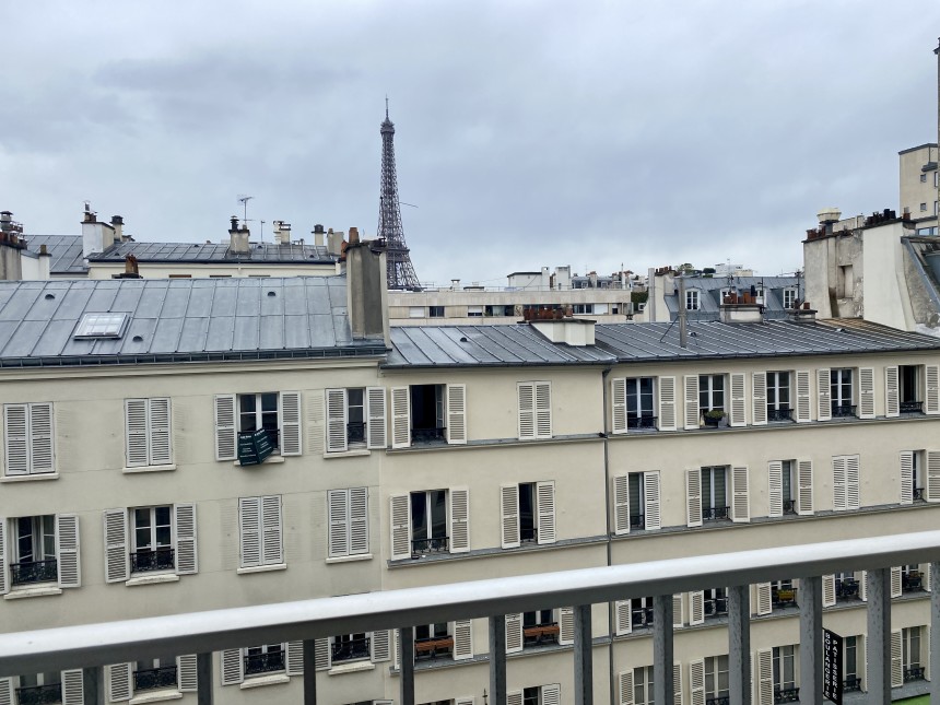 MEUBLÉ – 2 chambres + 1 bureau – Paris 7ème – Gros Caillou – 92 m2 + balcon filant- 5ème étage avec ascenseur – Loyer charges comprises : 3.460 euros