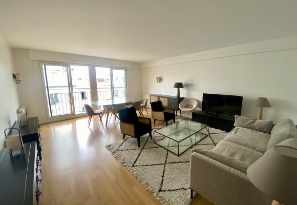 MEUBLÉ – 2 chambres + 1 bureau – Paris 7ème – Gros Caillou – 92 m2 + balcon filant- 5ème étage avec ascenseur – Loyer charges comprises : 3.460 euros