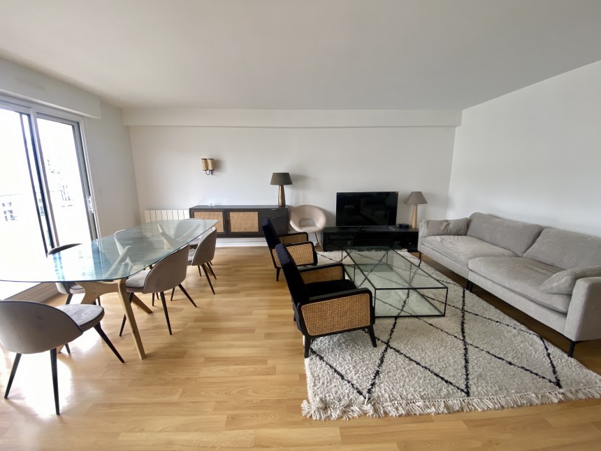 MEUBLÉ – 2 chambres + 1 bureau – Paris 7ème – Gros Caillou – 92 m2 + balcon filant- 5ème étage avec ascenseur – Loyer charges comprises : 3.460 euros