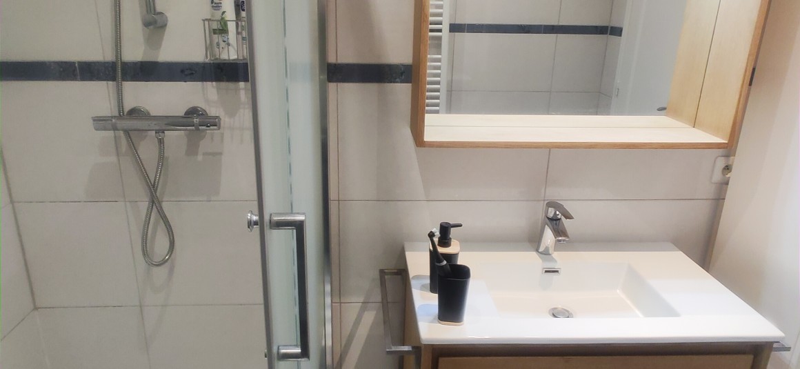 MEUBLÉ – 2 chambres – Pantin (93) rue Eugene et Marie Louise Cornet – 65 m2 + Balon + terrasse 19 m2 + parking – 5ème étage avec ascenseur – Loyer charges comprises : 1.980 euros