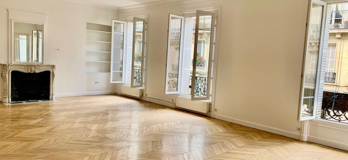 VIDE – 3 chambres – 151 m2 – Proche Monceau / Ternes – Paris 8ème (limite Paris 17ème) – 4ème étage avec ascenseur – Loyer charges comprises : 4.555 €
