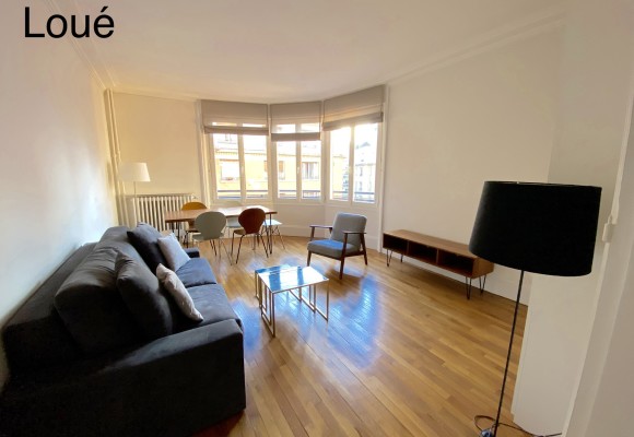 MEUBLÉ – 2 chambres – 76 m2 – Paris 16ème – Rue Duret – 76 m2 – 5ème étage avec ascenseur – Loyer charges comprises : 2.500 euros (chauffage collectif)