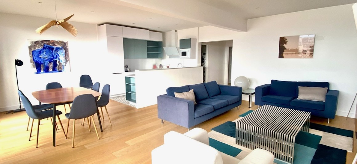 MEUBLÉ – 3 chambres – Paris 16ème – PASSY – 100 m2 – 9ème étage ascenseur + Balcon filant – VUE TOUR EIFFEL – Loyer charges comprises : 4.540 euros (poss. parking sous-sol en sus)