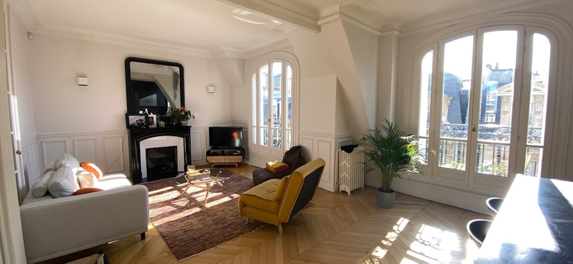 MEUBLÉ – Refait neuf standing – 3 chambres – PARIS 17ème – PONCELET/TERNES – 120 m2 au sol (96 m2 carrez) – Duplex en dernier étage (6e et 7e étage) avec ascenseur – Balcon  – Loyer charges comprises : 4.025 euros