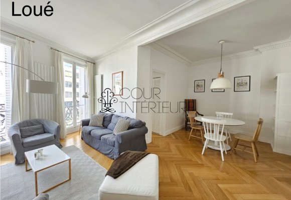 2 chambres + 1 bureau – 86 m2 – Paris 8ème (limite 17ème) – Ternes / rue Saint Honoré – 3ème étage avec ascenseur – Loyer charges comprises : 3.200 euros