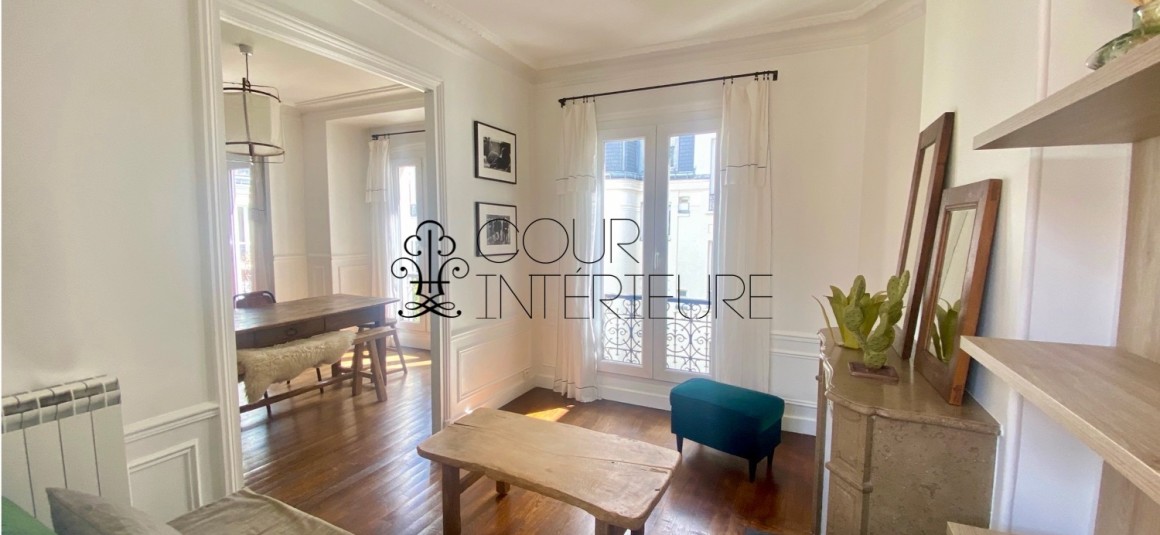 MEUBLÉ – 1 chambre – PARIS 17ème – 46 m2 Haut Batignolles – Métro : Guy Moquet – 5ème étage avec ascenseur – Loyer charges comprises : 1.700 euros
