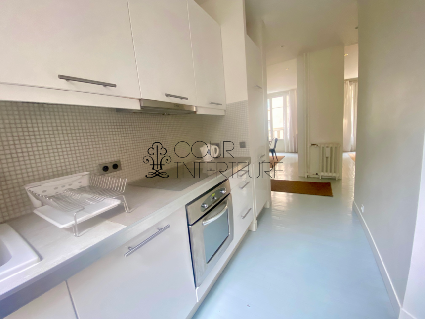 MEUBLÉ – 2 chambres – 68 m2 – Paris 17ème – Rue Roger Bacon / angle Guersant – 1er étage ascenseur – Loyer charges comprises : 2.350 €