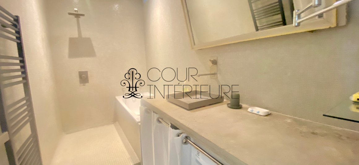 MEUBLÉ – 2 chambres – 68 m2 – Paris 17ème – Rue Roger Bacon / angle Guersant – 1er étage ascenseur – Loyer charges comprises : 2.700 €