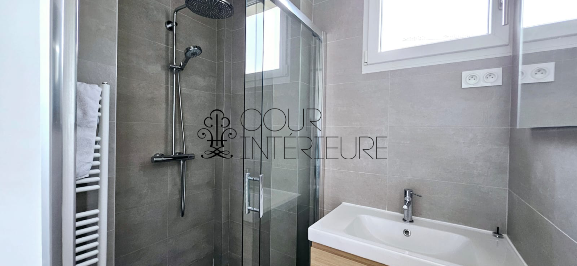 MEUBLÉ – 3 chambres – Paris 17ème –  Wagram – 120 m2 – 4ème étage avec ascenseur – Loyer charges comprises : 4.490 € charges comprises (chauf. inclus)
