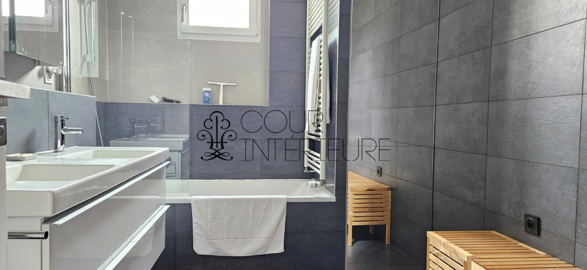 MEUBLÉ – 3 chambres – Paris 17ème –  Wagram – 120 m2 – 4ème étage avec ascenseur – Loyer charges comprises : 4.490 € charges comprises (chauf. inclus)