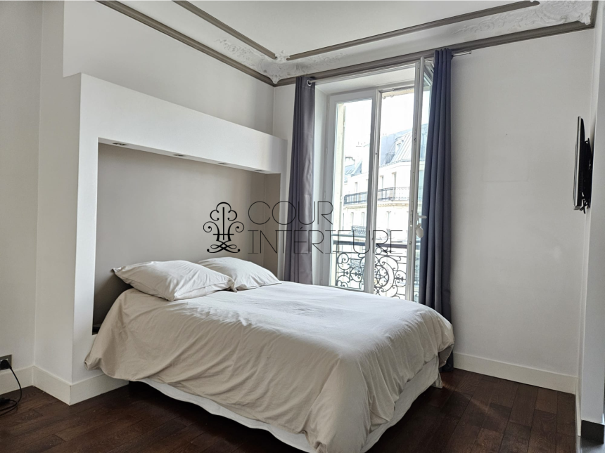 MEUBLÉ – 2 chambres – 96 m2 – Paris 8ème (limite 17ème) – VILLIERS – Rue Constantinople – Quartier Villiers / rue de Levis – 4ème étage ascenseur – Loyer charges comprises : 3.650 euros