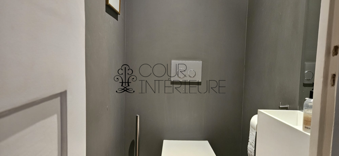 MEUBLÉ – 2 chambres – 96 m2 – Paris 8ème (limite 17ème) – VILLIERS – Rue Constantinople – Quartier Villiers / rue de Levis – 4ème étage ascenseur – Loyer charges comprises : 3.650 euros