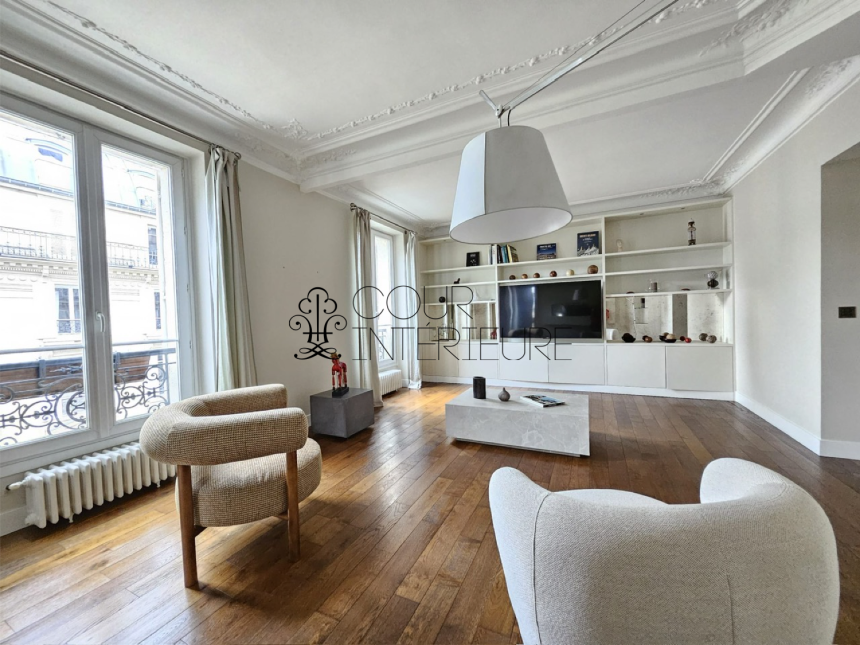 MEUBLÉ – 2 chambres – 96 m2 – Paris 8ème (limite 17ème) – VILLIERS – Rue Constantinople – Quartier Villiers / rue de Levis – 4ème étage ascenseur – Loyer charges comprises : 3.650 euros