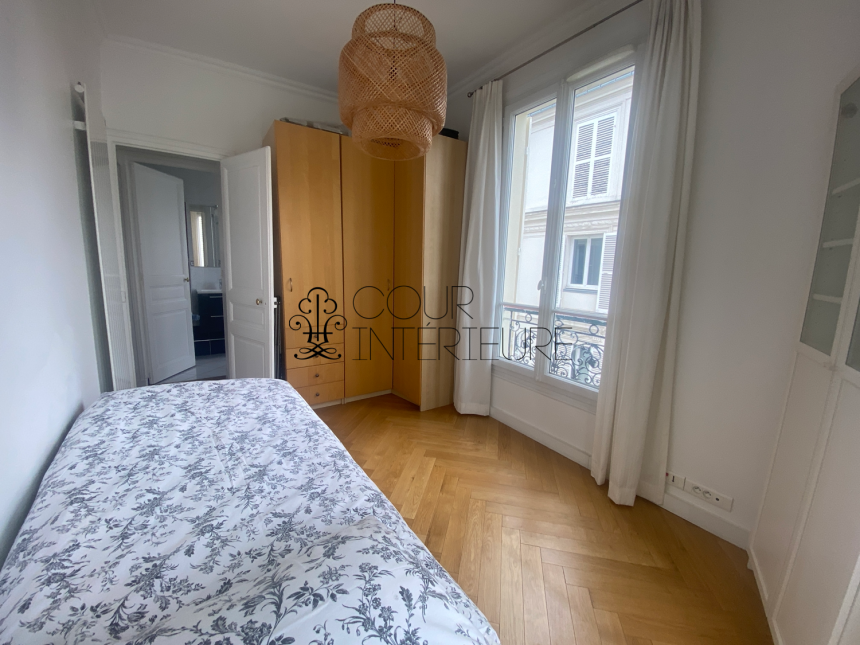 2 chambres + 1 bureau – 86 m2 – Paris 8ème (limite 17ème) – Ternes / rue Saint Honoré – 3ème étage avec ascenseur – Loyer charges comprises : 3.200 euros