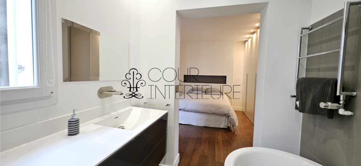 MEUBLÉ – 2 chambres – 96 m2 – Paris 8ème (limite 17ème) – VILLIERS – Rue Constantinople – Quartier Villiers / rue de Levis – 4ème étage ascenseur – Loyer charges comprises : 3.650 euros