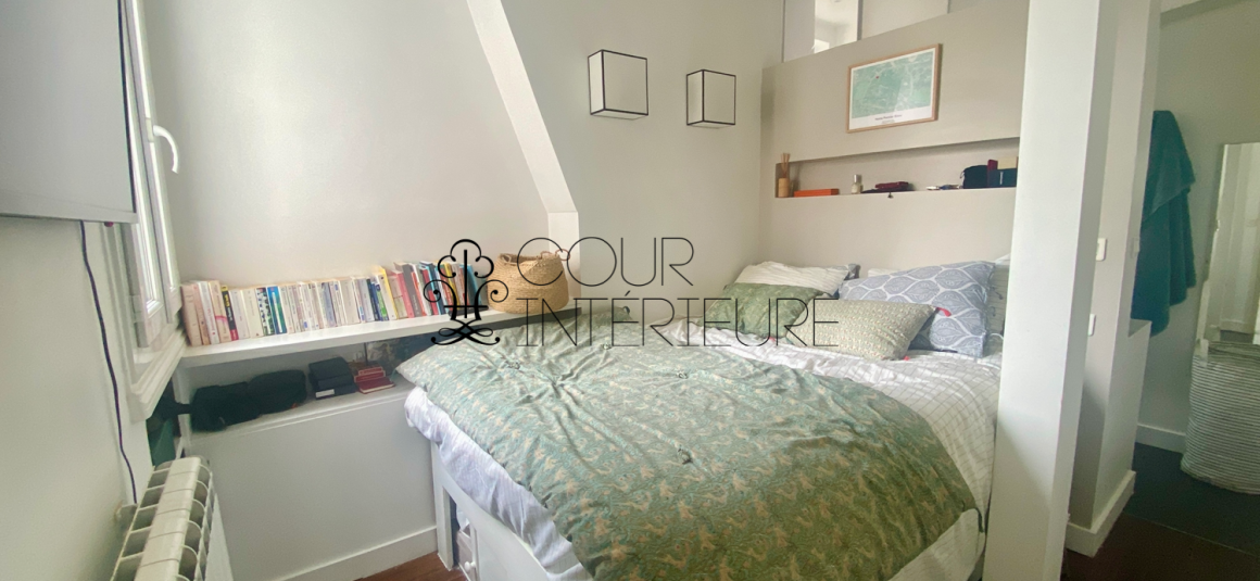 MEUBLÉ – 1 chambre – PARIS 17ème – 46 m2 Haut Batignolles – Métro : Guy Moquet – 5ème étage avec ascenseur – Loyer charges comprises : 1.700 euros
