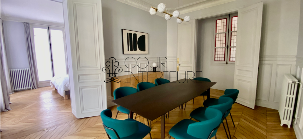MEUBLÉ – 3 chambres – Paris 9ème – 126 m2 avec balcon filant –  Trudaine / Maubeuge – 2ème étage avec ascenseur –  Loyer charges comprises : 4.300 euros
