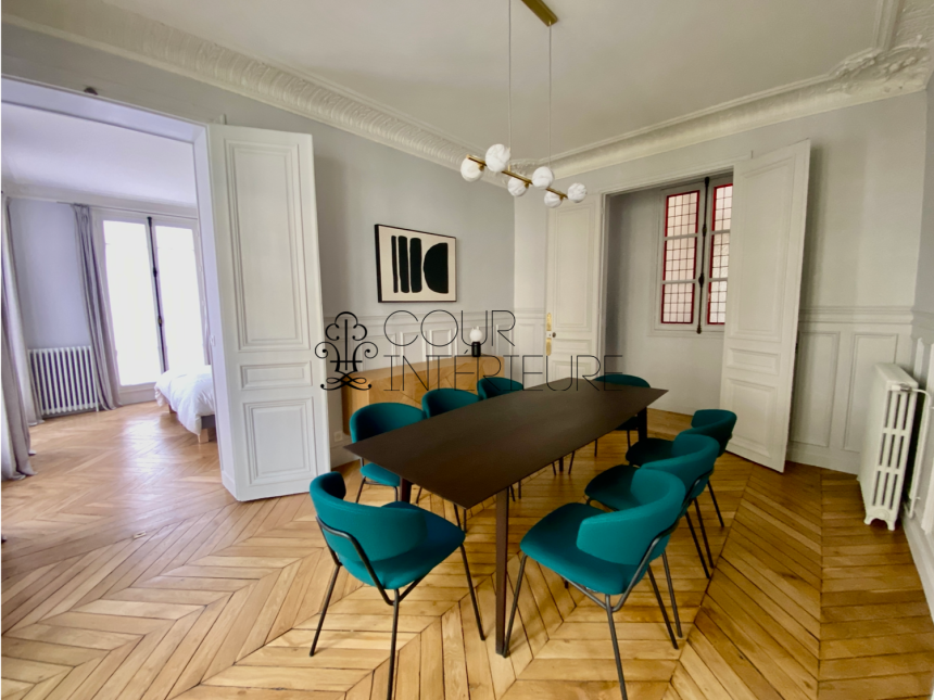 MEUBLÉ – 3 chambres – Paris 9ème – 126 m2 avec balcon filant –  Trudaine / Maubeuge – 2ème étage avec ascenseur –  Loyer charges comprises : 4.300 euros