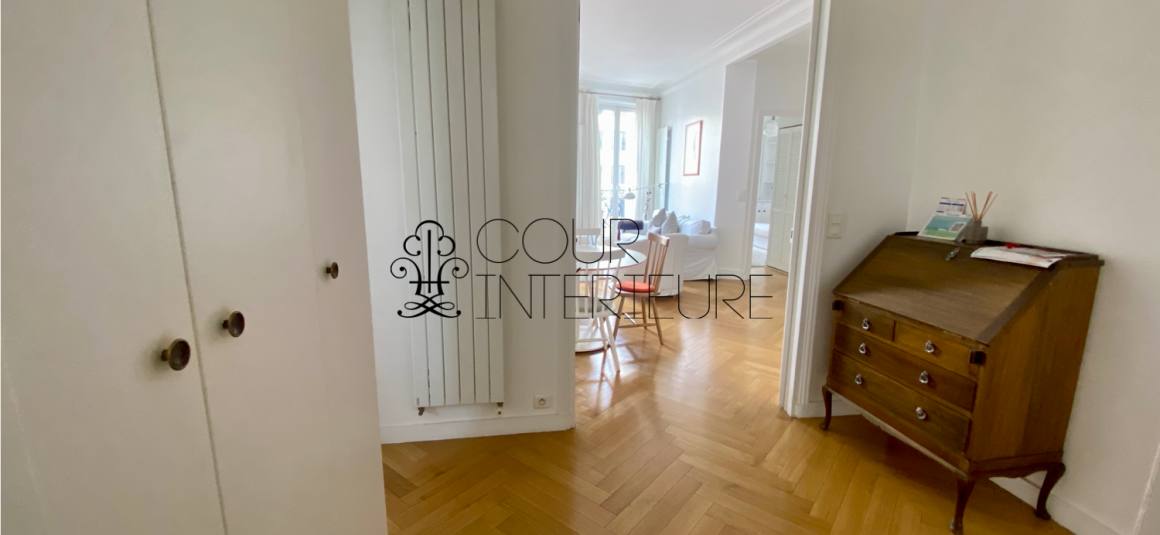 MEUBLÉ – chambres + 1 bureau – 86 m2 – Paris 8ème (limite 17ème) – Ternes / rue Saint Honoré – 3ème étage avec ascenseur – Loyer charges comprises : 3.200 euros