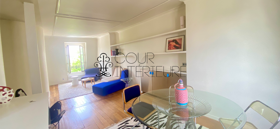 MEUBLÉ – 1 chambre – 47 m2 (50 m2 au sol) – Paris 7ème – Rue Vaneau – 5ème et dernier étage (ascenseur jusqu’au 4ème) – Loyer charges comprises : 2.107 €