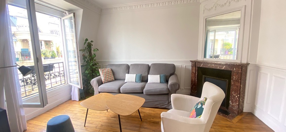 IMG_6804 MEUBLÉ – Double séjour + 1 chambre – 62 m2 – Paris 18ème – Rue Lapeyrère – Jules Joffrin – 6ème étage ascenseur – Loyer charges comprises : 2.100 €